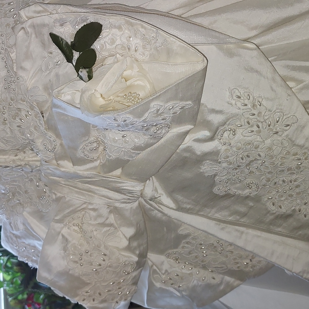Vintage Michele Vincent Dupioni Silk Wedding Gown with Pearls and Lace - Picture 9 of 16